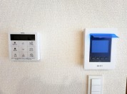 【給湯パネル・ＴＶモニター付インターフォン】