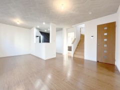 千葉市中央区仁戸名町　中古戸建【】