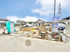 現況；建築中