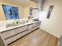 キッチン
同社施工例となります。
※家具はイメージパースとなります。