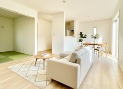 リビング
同社施工例となります。
※家具はイメージパースとなります。