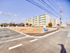 建築条件なし売地！
お好みのハウスメーカー、こだわりのプランで理想の戸建てを実現！