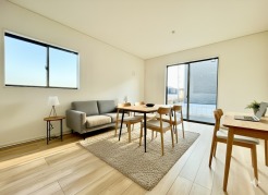 リビング
同社施工例となります。
※家具はイメージパースとなります。