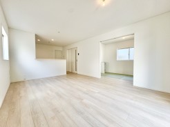 リビングダイニング
同社施工例となります。