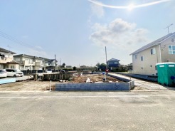 現況；建築中