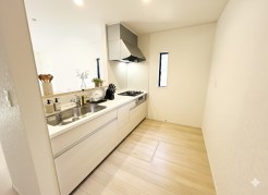 キッチン
同社施工例となります。
※家具はイメージパースとなります。