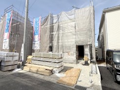 現況；建築中