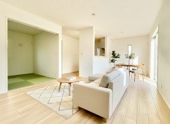 リビングダイニング
同社施工例となります。
※家具はイメージパースとなります。