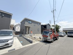現況；建築中