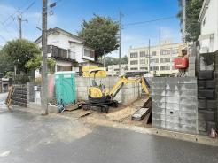 現況；建築中