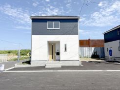 1号棟
完成しました！
即日ご案内可能です！
写真では伝わりきらない、光と風の通り道をぜひ現地でご体感ください。
