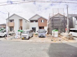 現況；建築中