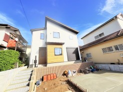 現況；建築中