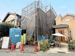 現況；建築中