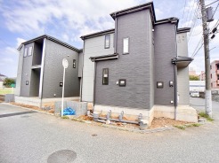 現況；建築中