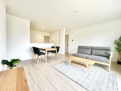 モデル棟
広々としたリビングは家族団らんの空間！
ご案内可能ですのでお気軽にお問い合わせください！