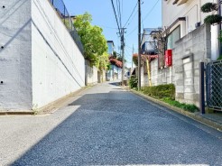 接道状況：南側約4.96ｍ公道、西側約3.93ｍ公道