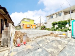 現況；建築中