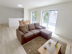 リビング
同社施工例となります。
※家具はイメージパースとなります