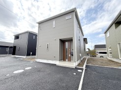 2号棟
完成しました！
即日ご案内可能ですのでお気軽にお問い合わせください！