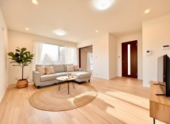 家族の笑い声が聞こえてきそうな大空間。大きめのLDKはそれだけで心が和みます！
※家具はイメージパースとなります。