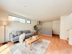 室内にいても、たっぷりの陽光と爽やかな風を感じて頂ける、開放感あふれるリビングです。
※家具はイメージパースとなります。