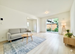 リビングダイニング
同社施工例となります。
※家具はイメージパースとなります。