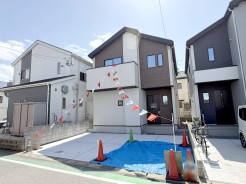 残り2号棟です！
完成済みなので即日ご案内可能！
お気軽にお問い合わせください！