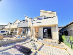 現況；建築中