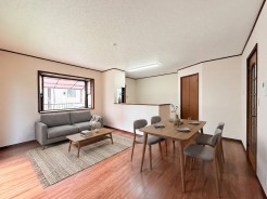 室内にいても、たっぷりの陽光と爽やかな風を感じて頂ける、開放感あふれるリビングです。
※家具はイメージパースとなります。