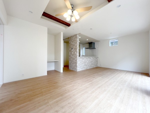 佐倉市新臼井田　全1棟