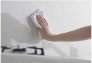 キッチンの表面は水はねや汚れからガードするパネルタイプの壁材を採用。目地が少なく、汚れの拭き取りが簡単です。国土交通大臣認定の防火材料で、熱にも強い。