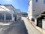接道状況：西側約3.3ｍ公道、東側約3.8ｍ私道