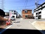 接道状況：北側約4.5ｍ公道、西側約6ｍ公道