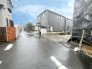 接道状況：東側約4ｍ公道、南側約4ｍ私道