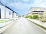 接道状況：東側約6ｍ市道、南側約6ｍ市道