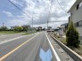 接道状況：南側約12.8ｍ県道