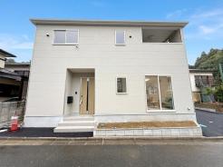 完成しました!
即日ご案内可能です!
写真では伝わりきらない、光と風の通り道をぜひ現地でご体感ください。