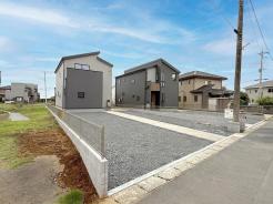 完成しました!
即日ご案内可能です!
写真では伝わりきらない、光と風の通り道をぜひ現地でご体感ください。