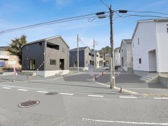完成しました!
即日ご案内可能です!
写真では伝わりきらない、光と風の通り道をぜひ現地でご体感ください。
