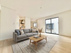 明るく居心地の良いリビング空間には、自然と家族が集まります。
※家具はイメージパースとなります。