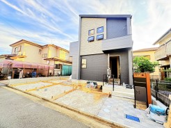 現況;建築中