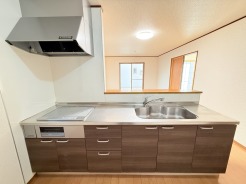 使い勝手の良いシステムキッチン