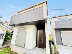 完成済みなので即日ご案内可能です!
写真では伝わりきらない、光と風の通り道をぜひ現地でご体感ください。
モデル棟