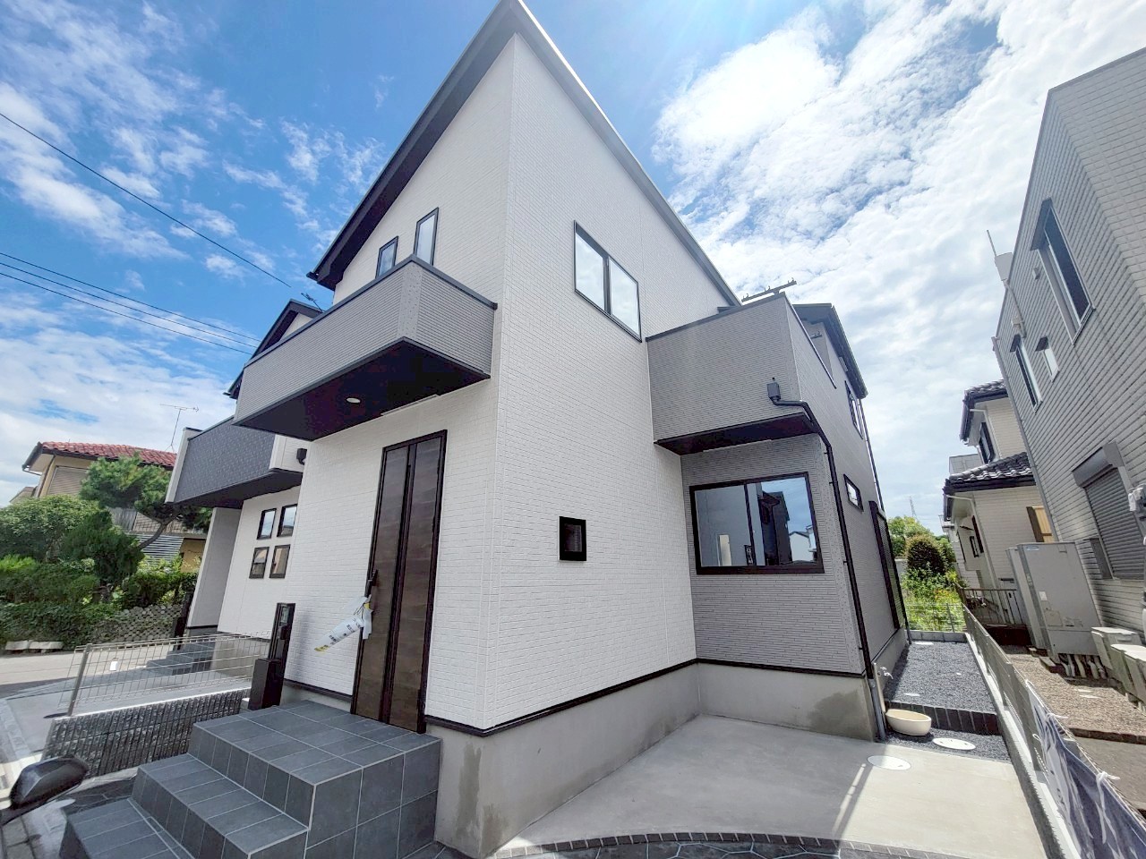 完成しました！
即日ご案内可能ですのでお気軽にお問い合わせください！